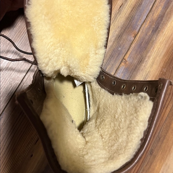 L.L. Bean Women's Bean Boots, 10" Shearling-Lined size 7 - Picture 3 of 11